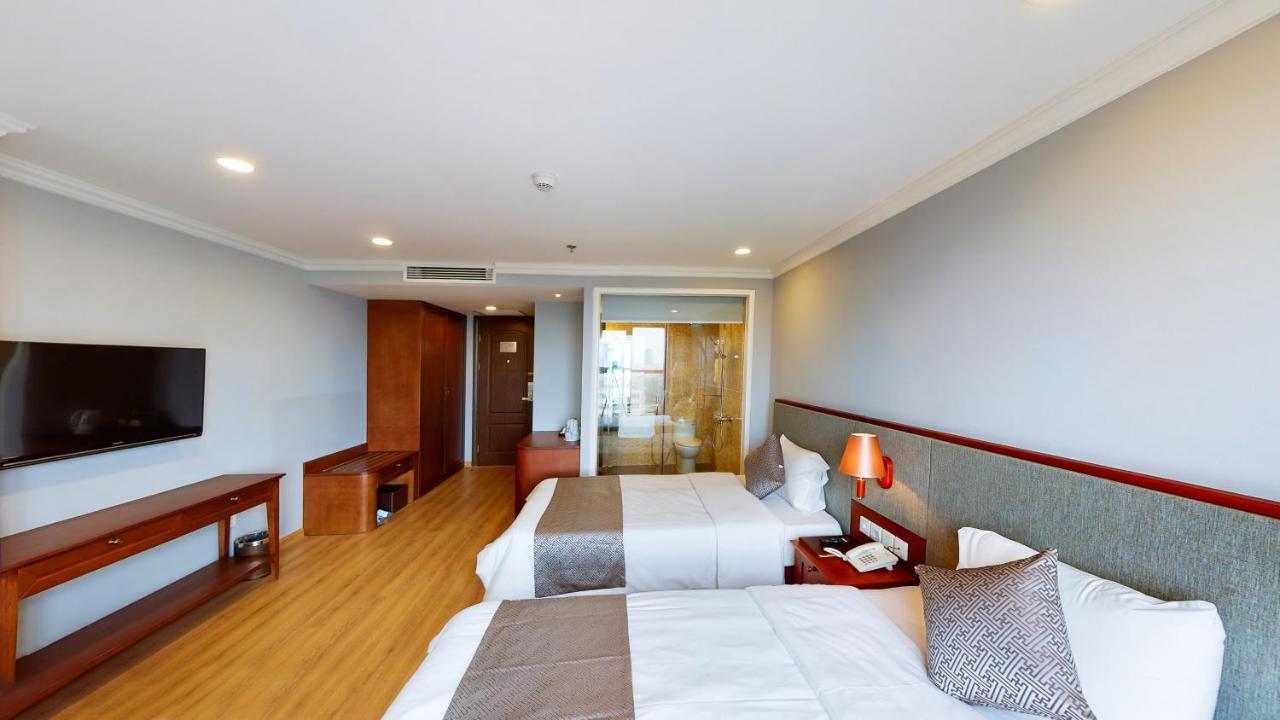 Cau Giay Hotel - By Bay Luxury هانوي المظهر الخارجي الصورة