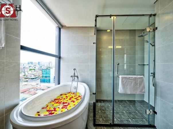 Cau Giay Hotel - By Bay Luxury هانوي المظهر الخارجي الصورة